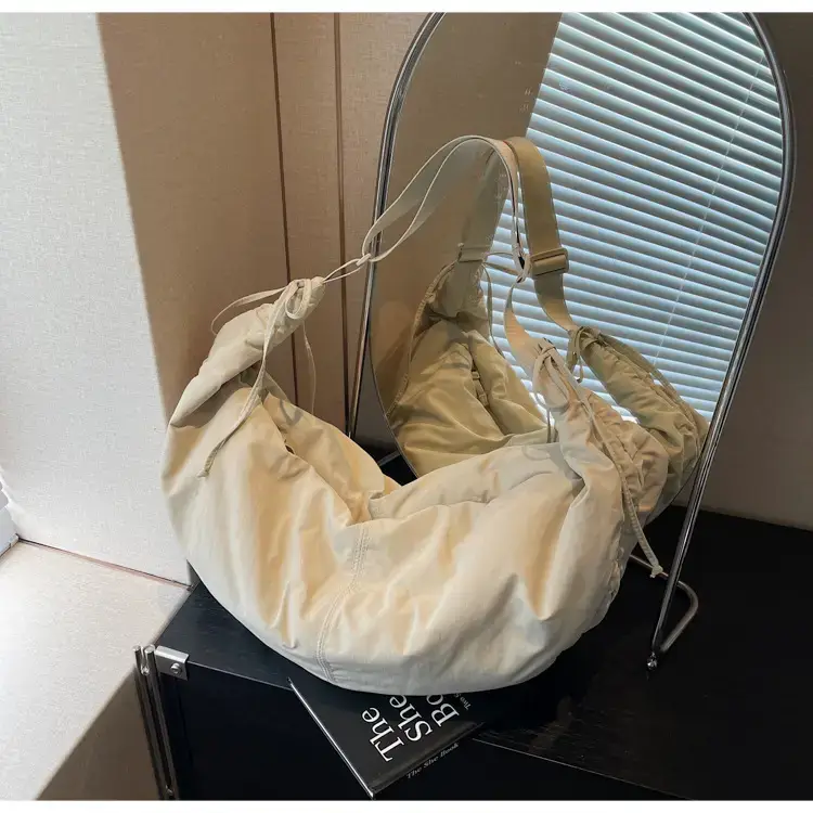 Xiaozhong Pleated Crescent Bag Women's 2024 — feature 98