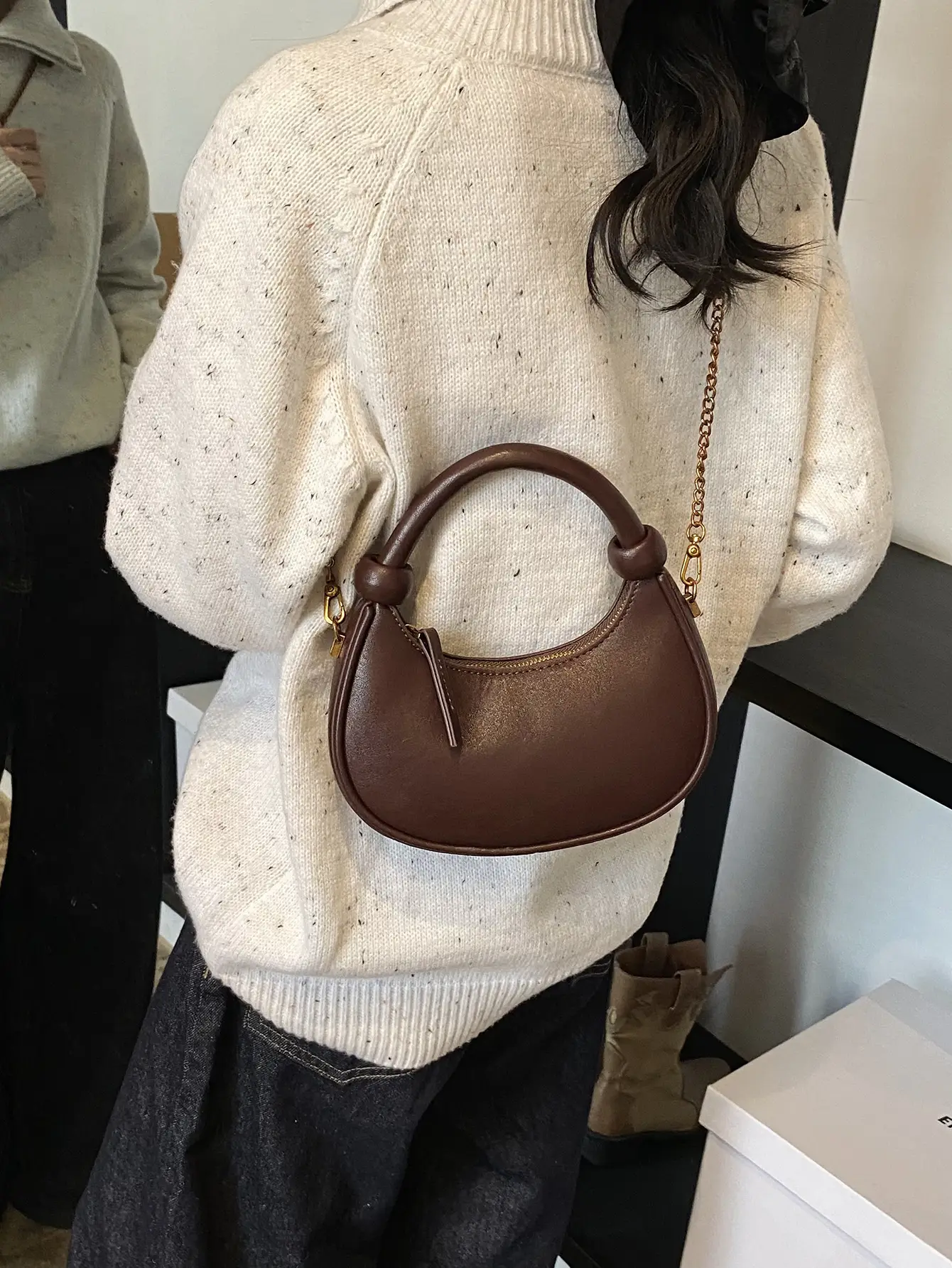 Women's Retro Textured Shoulder Bag Brown 2024 - Image 9