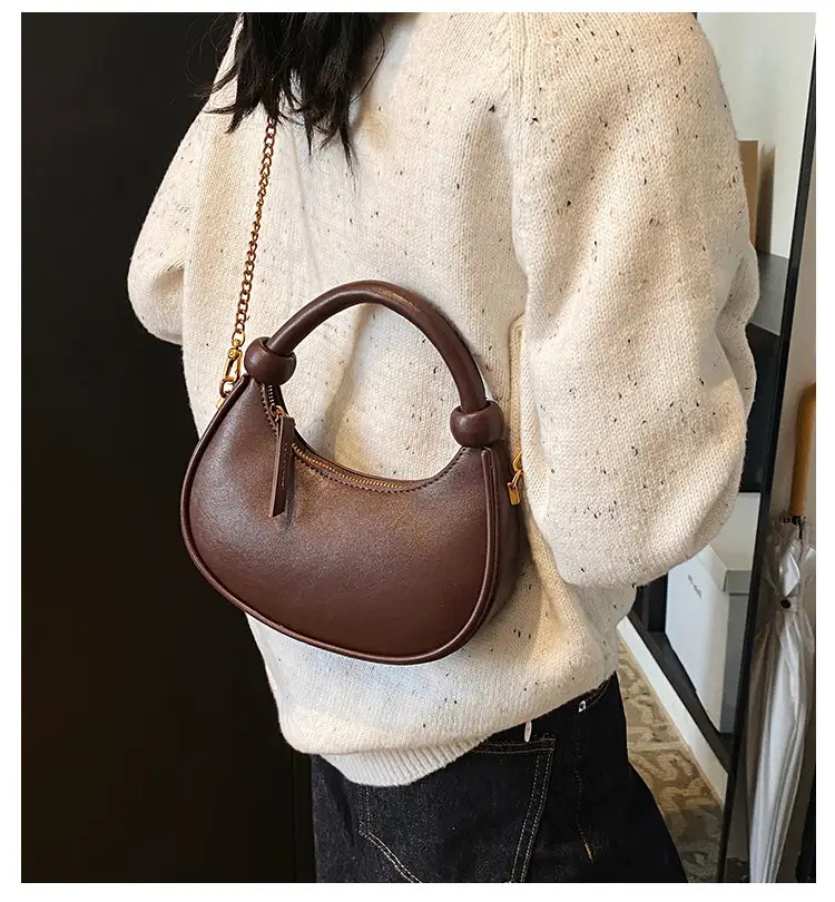 Women's Retro Textured Shoulder Bag Brown 2024 — feature 4