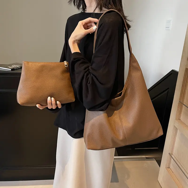 Women's Black Leather Shoulder Bag Large Capacity Fashionable Tote