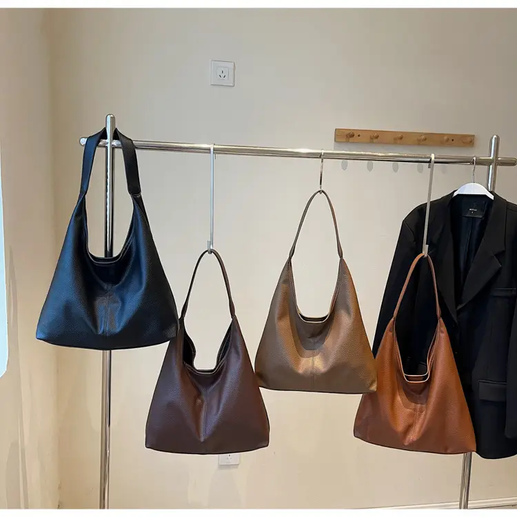 Women's Black Leather Shoulder Bag Large Capacity Fashionable Tote — feature 12