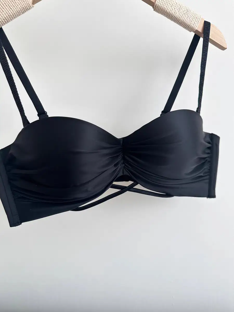 Pearlescent satin pure underwear women's small breasts gather to show the big autumn and winter Japanese without steel ring anti-sagging red bra. — feature 9