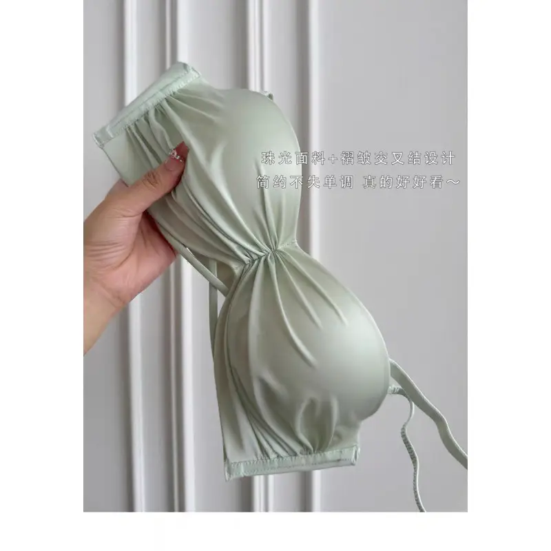Pearlescent satin pure underwear women's small breasts gather to show the big autumn and winter Japanese without steel ring anti-sagging red bra.