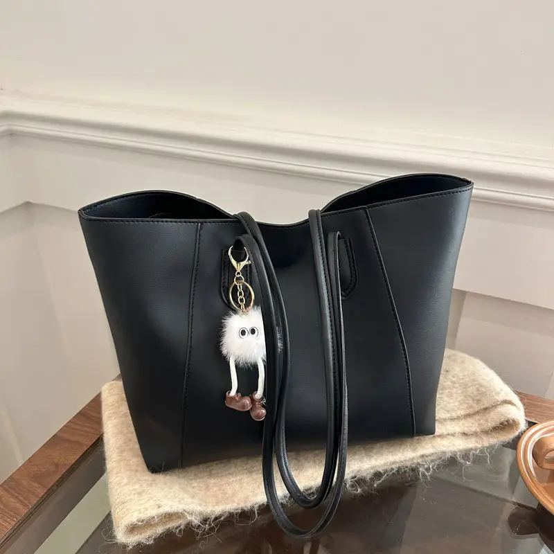 Black Large Capacity Women's Tote Bag with Keychain - Image 11