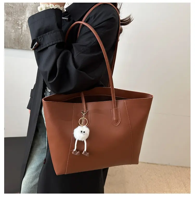 Black Large Capacity Women's Tote Bag with Keychain — feature 10
