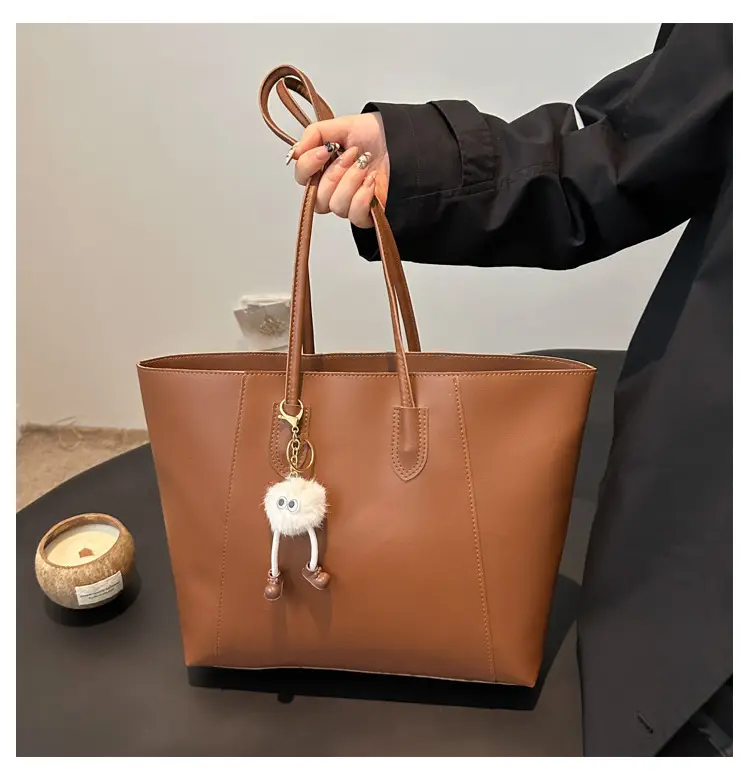 Black Large Capacity Women's Tote Bag with Keychain — feature 12