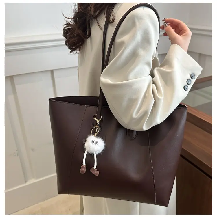 Black Large Capacity Women's Tote Bag with Keychain — feature 15