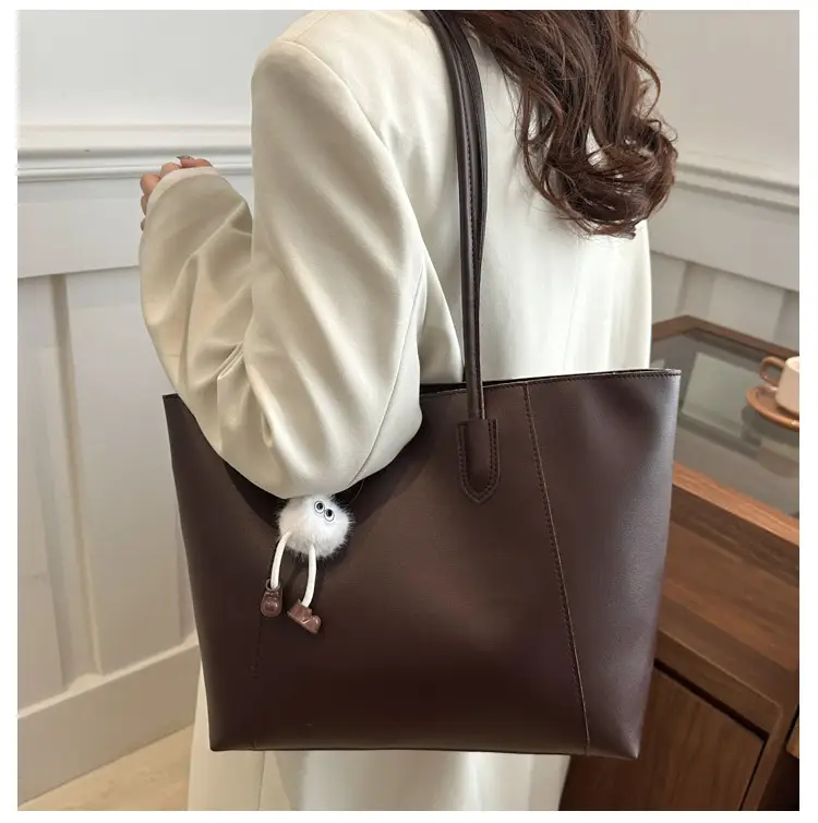 Black Large Capacity Women's Tote Bag with Keychain — feature 16