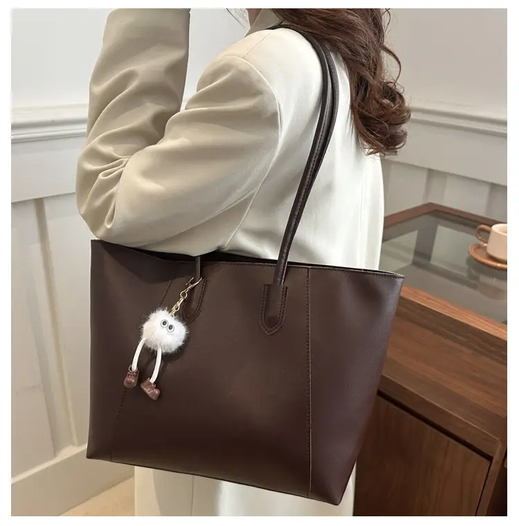 Black Large Capacity Women's Tote Bag with Keychain — feature 17