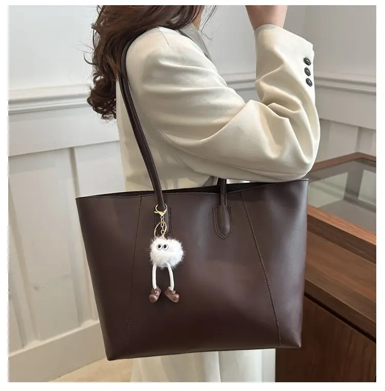 Black Large Capacity Women's Tote Bag with Keychain — feature 18