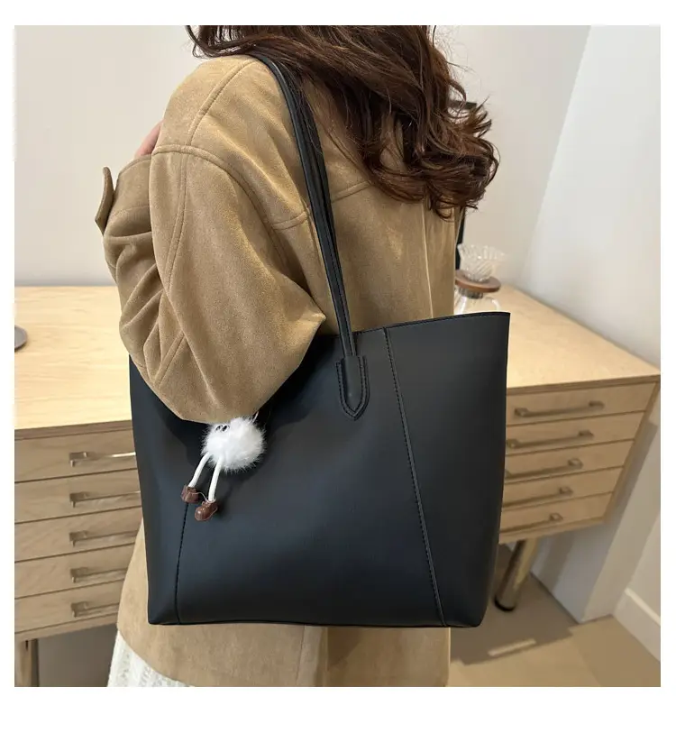 Black Large Capacity Women's Tote Bag with Keychain — feature 25