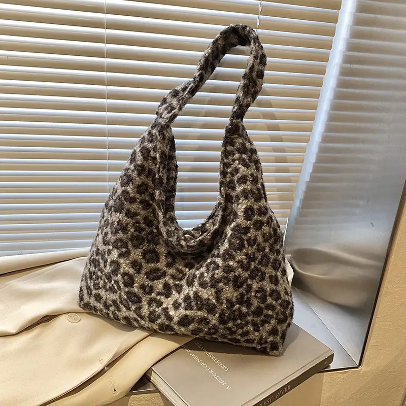 Leopard Print Shoulder Bag for Women Large Capacity Commuter Bag - Image 5