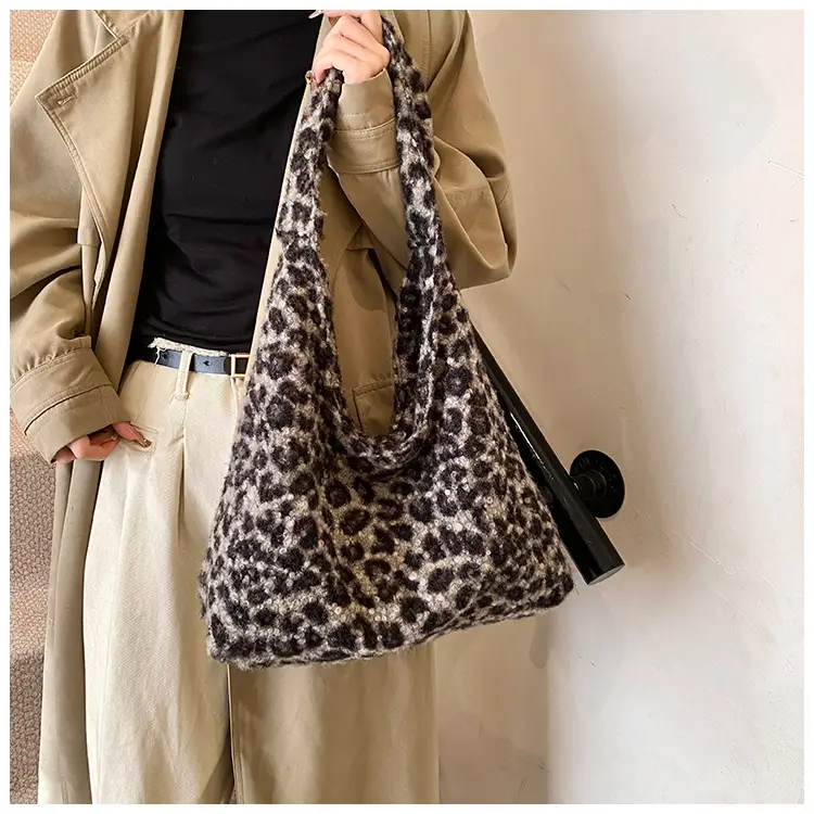 Leopard Print Shoulder Bag for Women Large Capacity Commuter Bag — feature 13