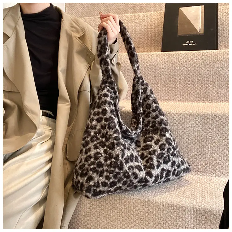Leopard Print Shoulder Bag for Women Large Capacity Commuter Bag — feature 18