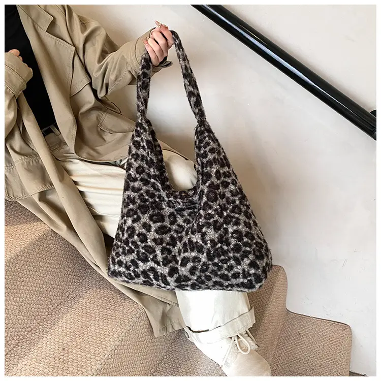 Leopard Print Shoulder Bag for Women Large Capacity Commuter Bag — feature 19