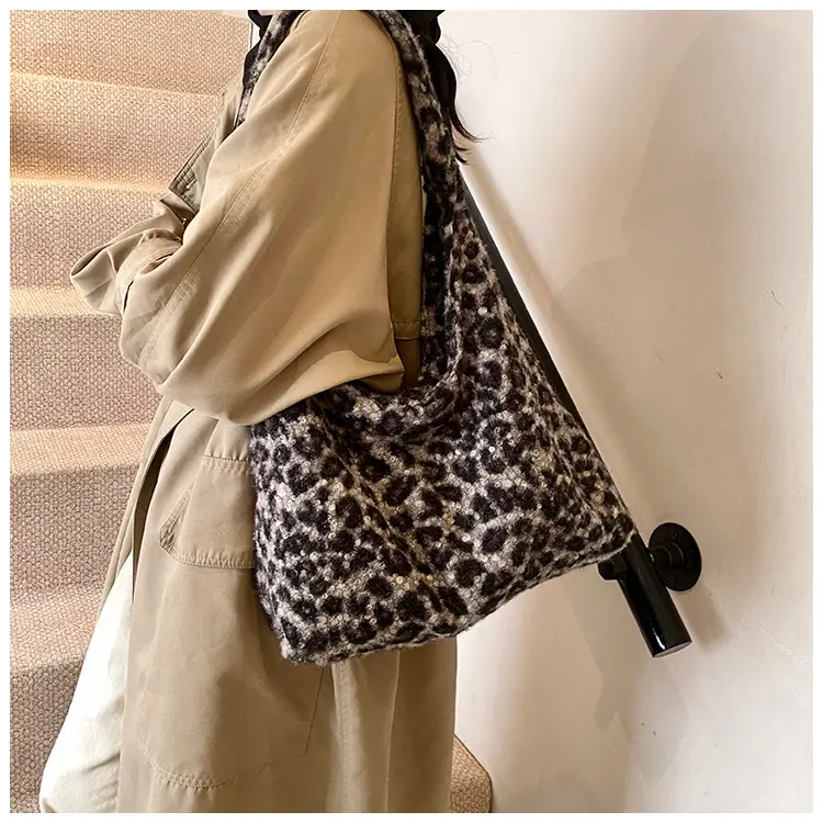 Leopard Print Shoulder Bag for Women Large Capacity Commuter Bag — feature 22