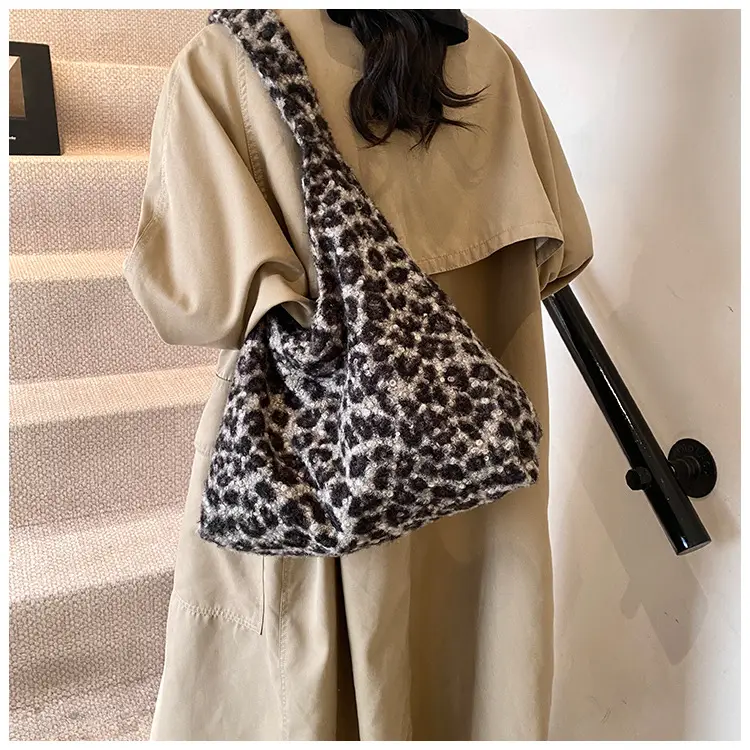 Leopard Print Shoulder Bag for Women Large Capacity Commuter Bag — feature 24