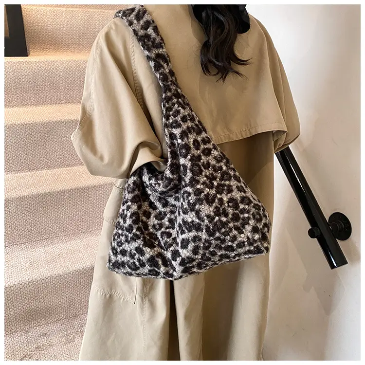 Leopard Print Shoulder Bag for Women Large Capacity Commuter Bag — feature 25