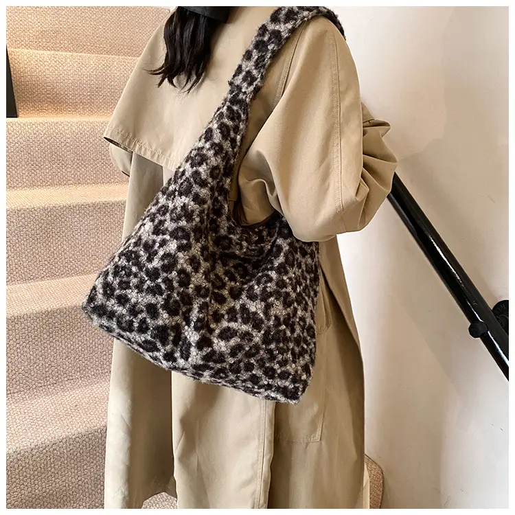 Leopard Print Shoulder Bag for Women Large Capacity Commuter Bag — feature 28