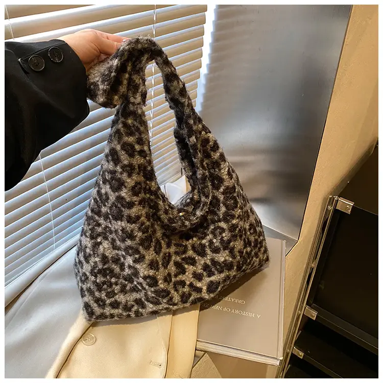 Leopard Print Shoulder Bag for Women Large Capacity Commuter Bag — feature 34