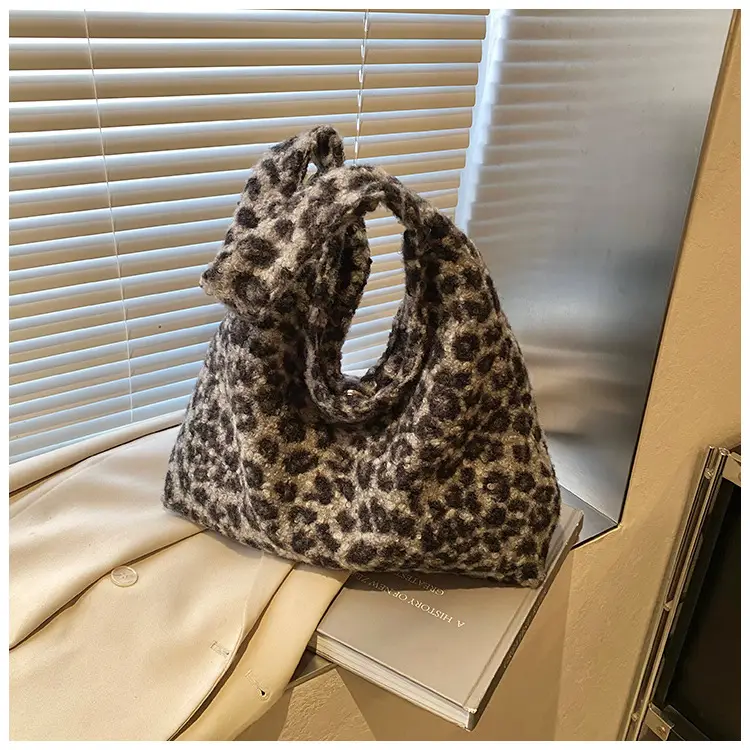Leopard Print Shoulder Bag for Women Large Capacity Commuter Bag — feature 35