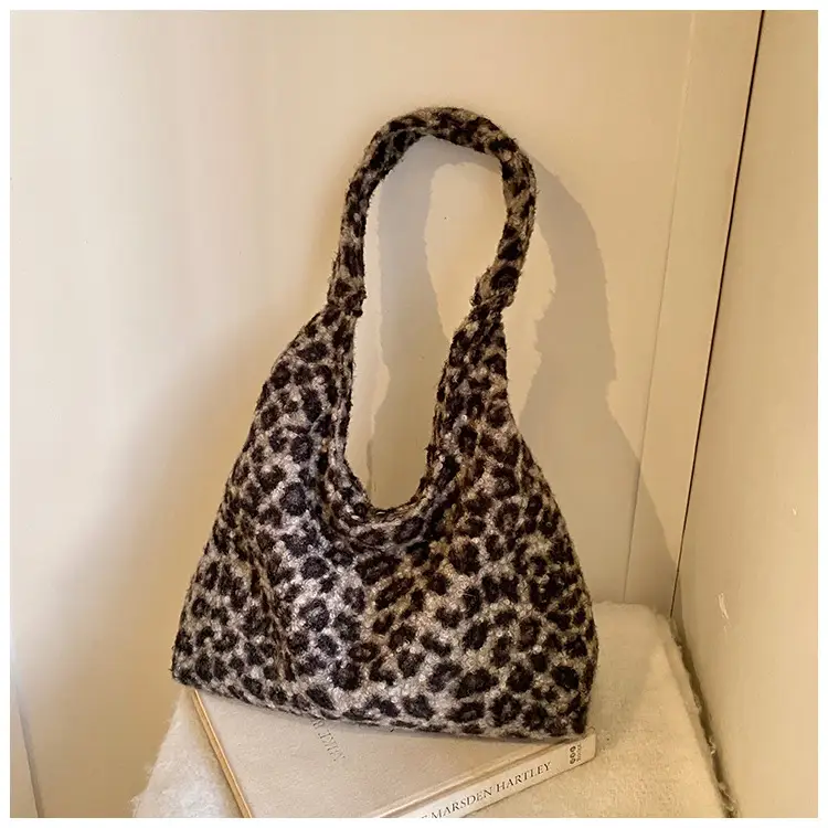 Leopard Print Shoulder Bag for Women Large Capacity Commuter Bag — feature 37