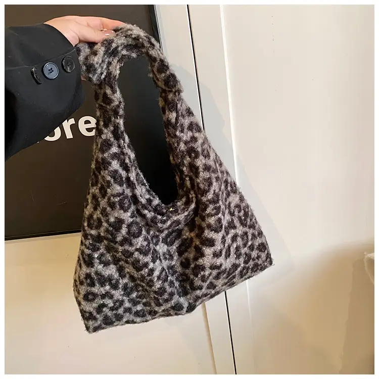 Leopard Print Shoulder Bag for Women Large Capacity Commuter Bag — feature 38