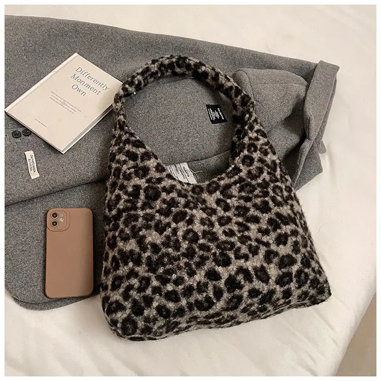 Leopard Print Shoulder Bag for Women Large Capacity Commuter Bag — feature 40
