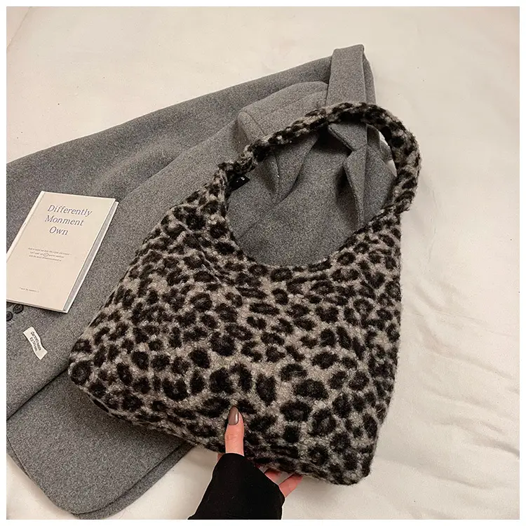 Leopard Print Shoulder Bag for Women Large Capacity Commuter Bag — feature 41