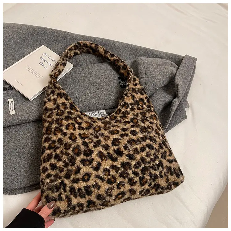 Leopard Print Shoulder Bag for Women Large Capacity Commuter Bag — feature 46