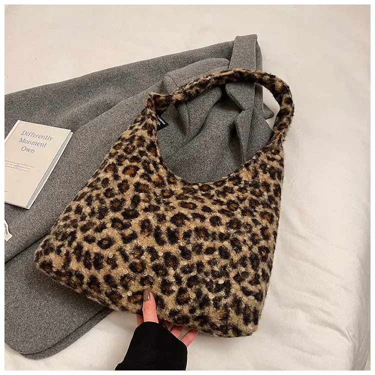 Leopard Print Shoulder Bag for Women Large Capacity Commuter Bag — feature 48