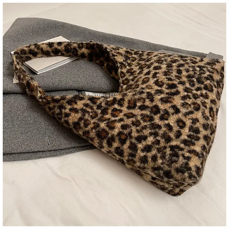 Leopard Print Shoulder Bag for Women Large Capacity Commuter Bag — feature 50