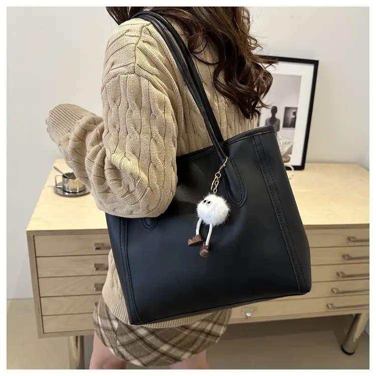 Women's Large Capacity Shoulder Bag White Brown Winter 2024 — feature 19