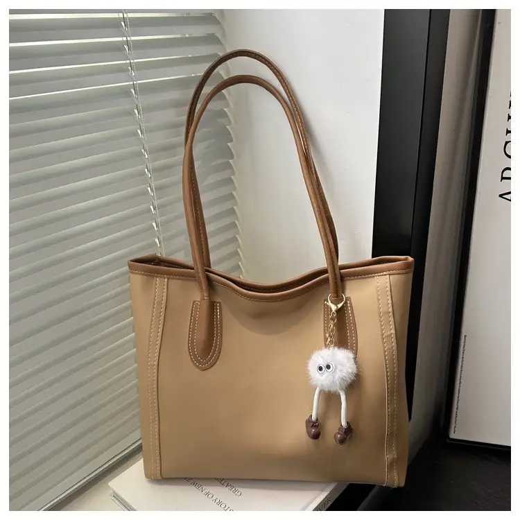 Women's Large Capacity Shoulder Bag White Brown Winter 2024 — feature 22