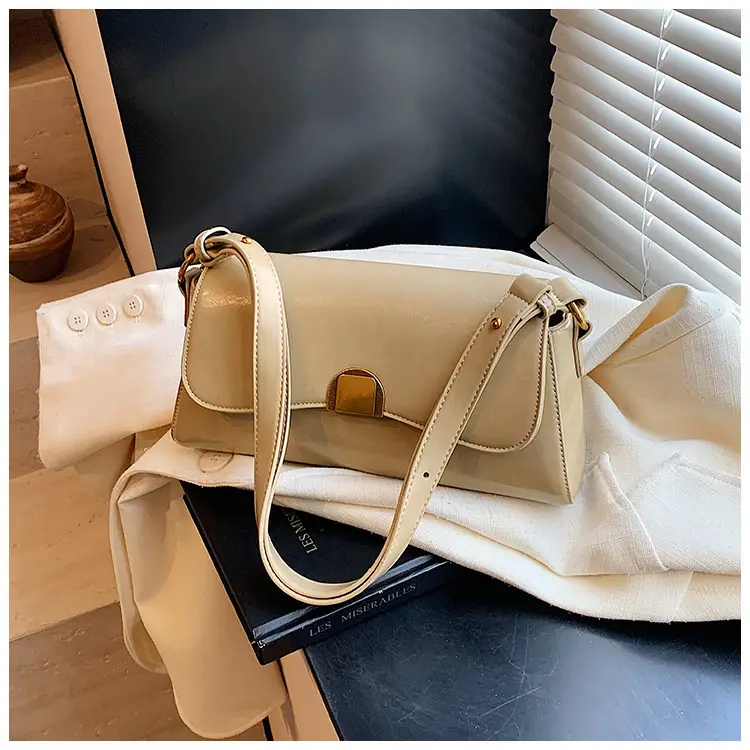 Women's Maillard Shoulder Bag Small Square Design — feature 12