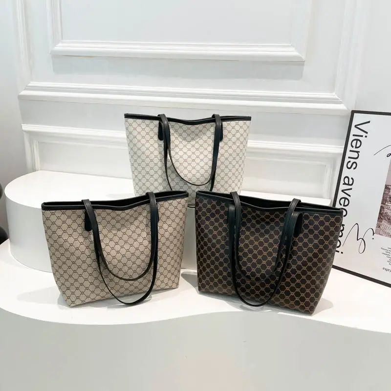 Women's 2024 Winter Tote Bag with Guitured Pattern - Image 7