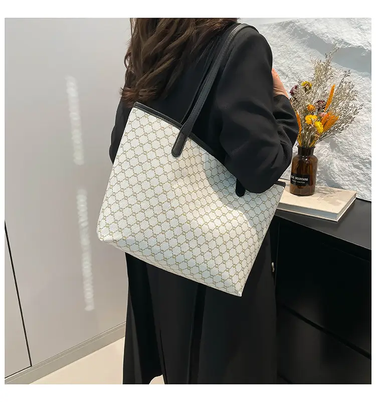 Women's 2024 Winter Tote Bag with Guitured Pattern — feature 10