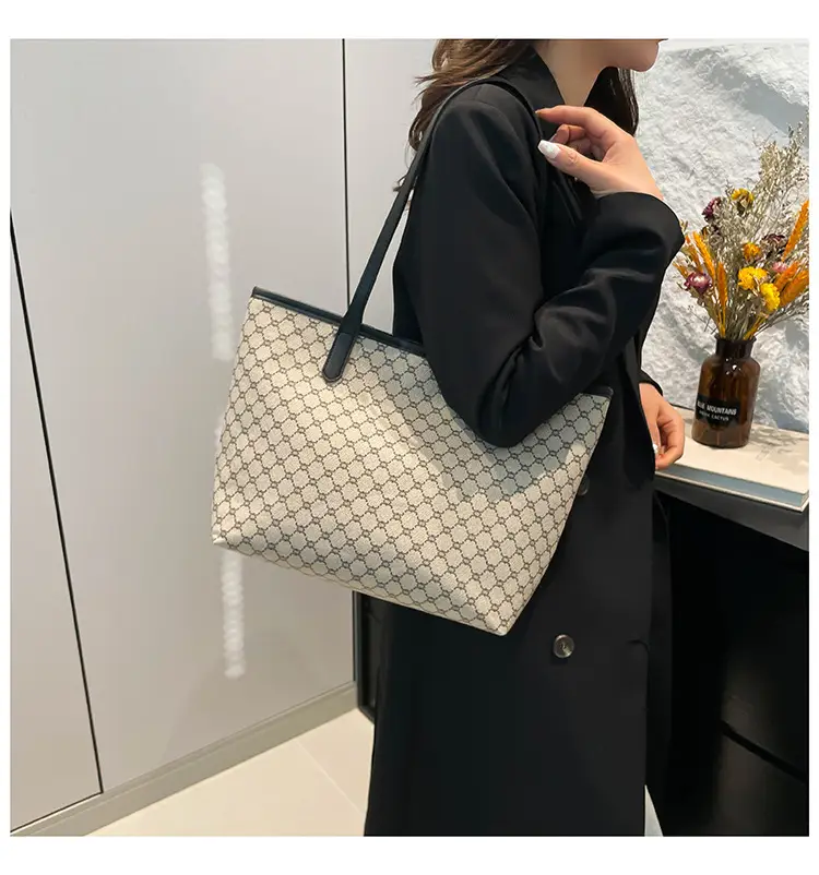 Women's 2024 Winter Tote Bag with Guitured Pattern — feature 13