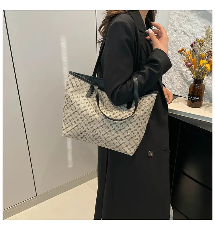 Women's 2024 Winter Tote Bag with Guitured Pattern — feature 15