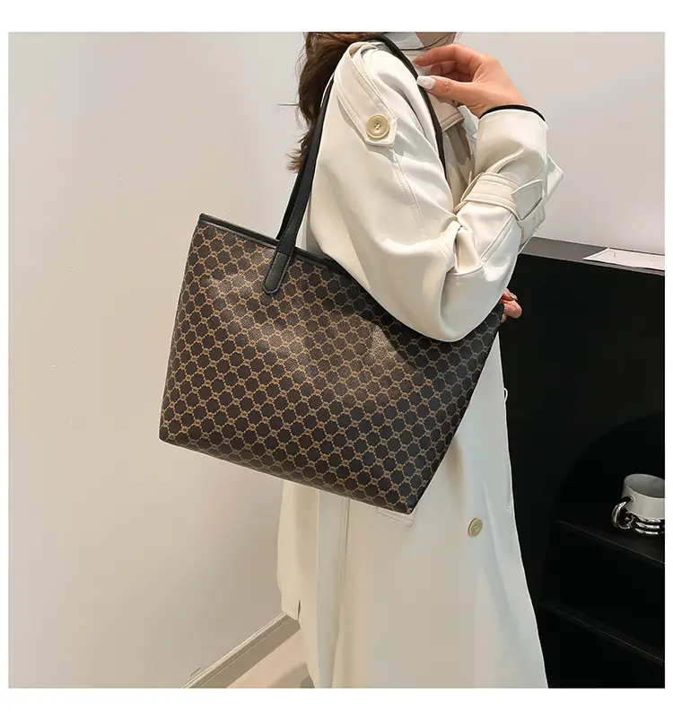 Women's 2024 Winter Tote Bag with Guitured Pattern — feature 16