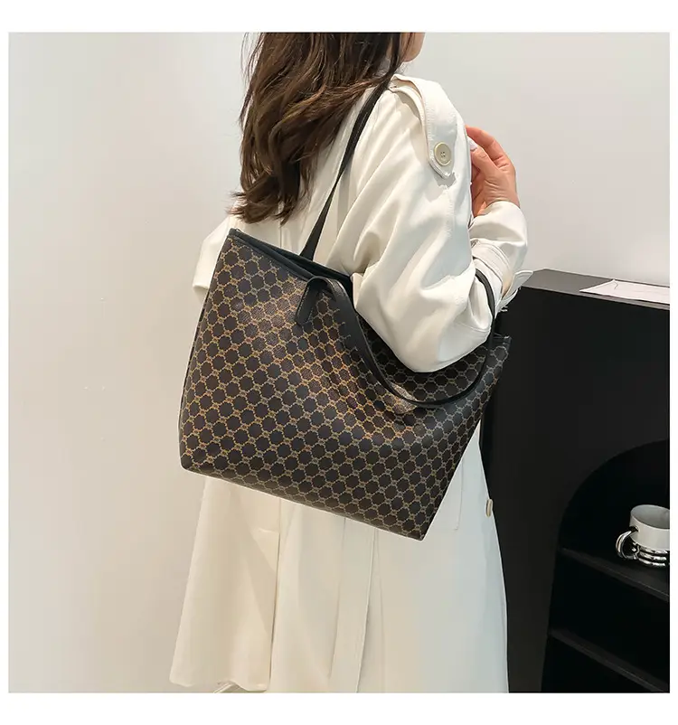 Women's 2024 Winter Tote Bag with Guitured Pattern — feature 18
