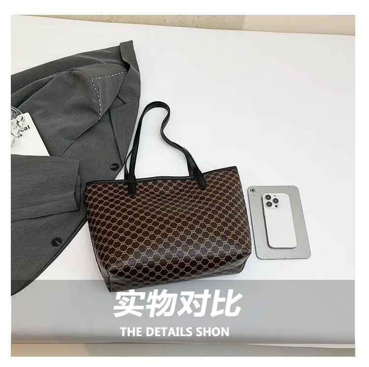 Women's 2024 Winter Tote Bag with Guitured Pattern — feature 6