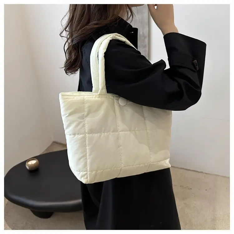 Women's Rhombic Winter Tote Bag Beige Large Capacity — feature 13