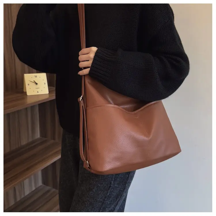 Women's Brown Leather Shoulder Bag 2024 Retro Western Style — feature 11