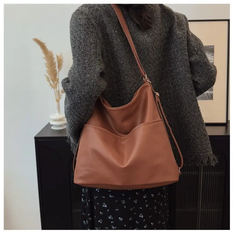 Women's Brown Leather Shoulder Bag 2024 Retro Western Style — feature 12