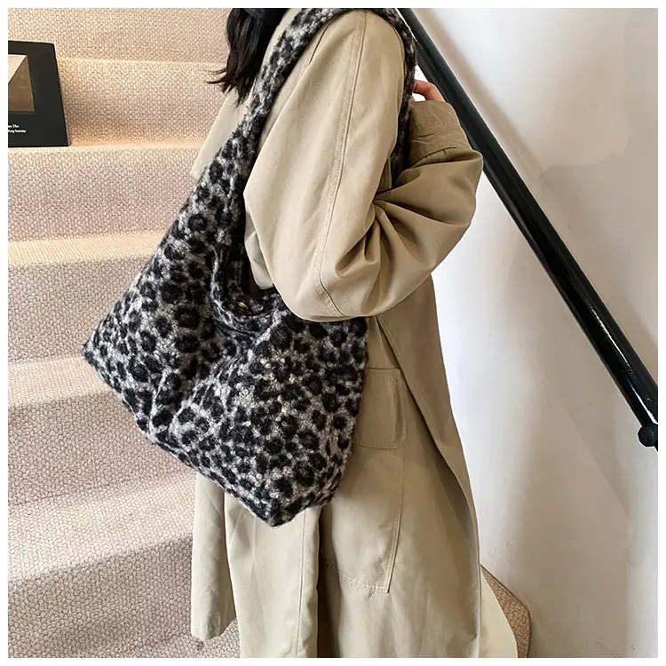 Leopard Print Large Capacity Women's Tote Bag — feature 15