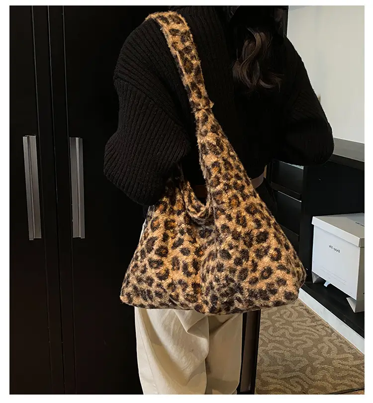 Leopard Print Large Capacity Women's Tote Bag — feature 3