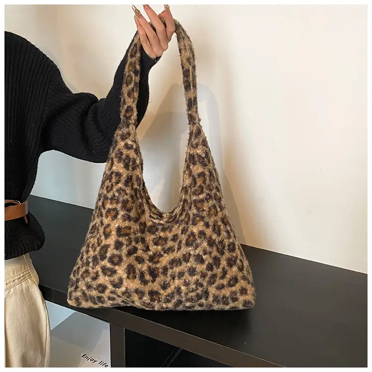 Leopard Print Large Capacity Women's Tote Bag - Image 2