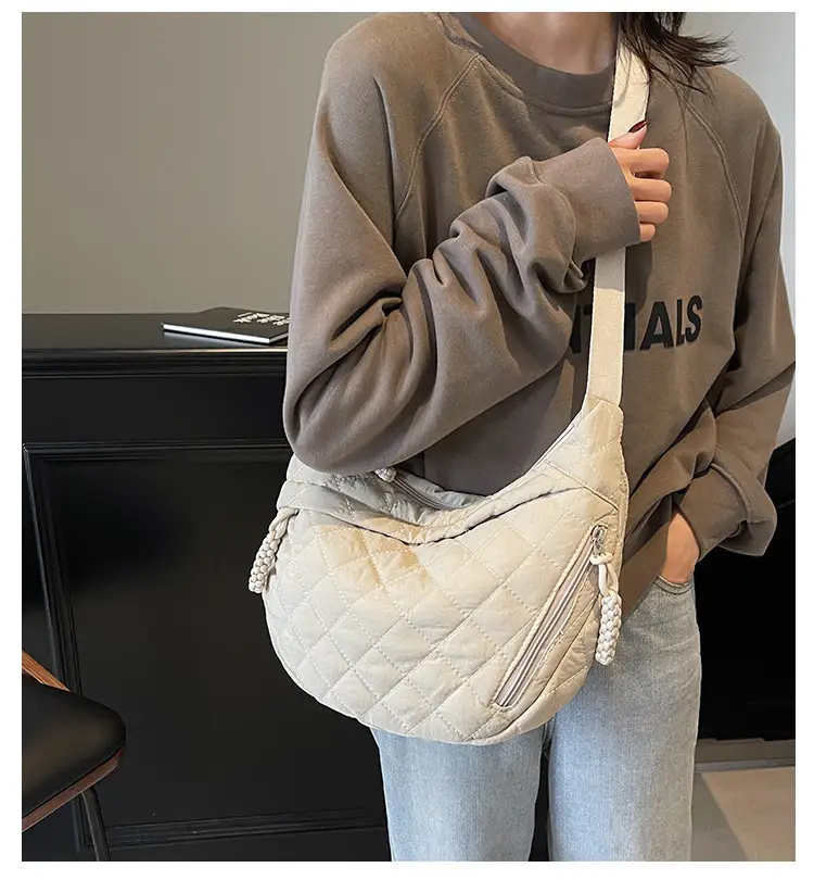 Autumn Winter Coat Shoulder Bag Cream 2024 — feature 1