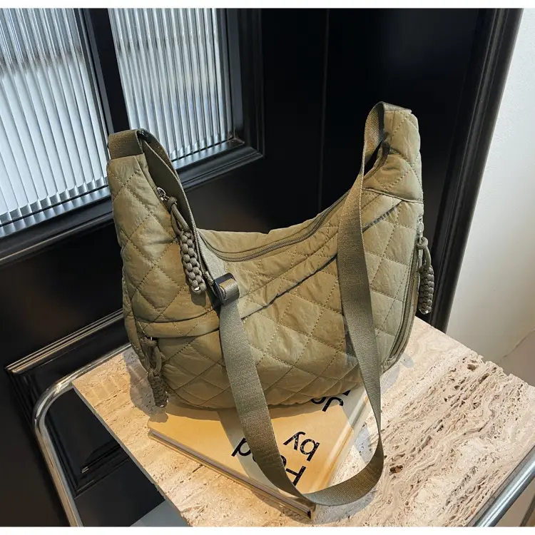 Autumn Winter Coat Shoulder Bag Cream 2024 — feature 21